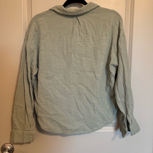 Forever 21 linen button up - Picture 2 of 6